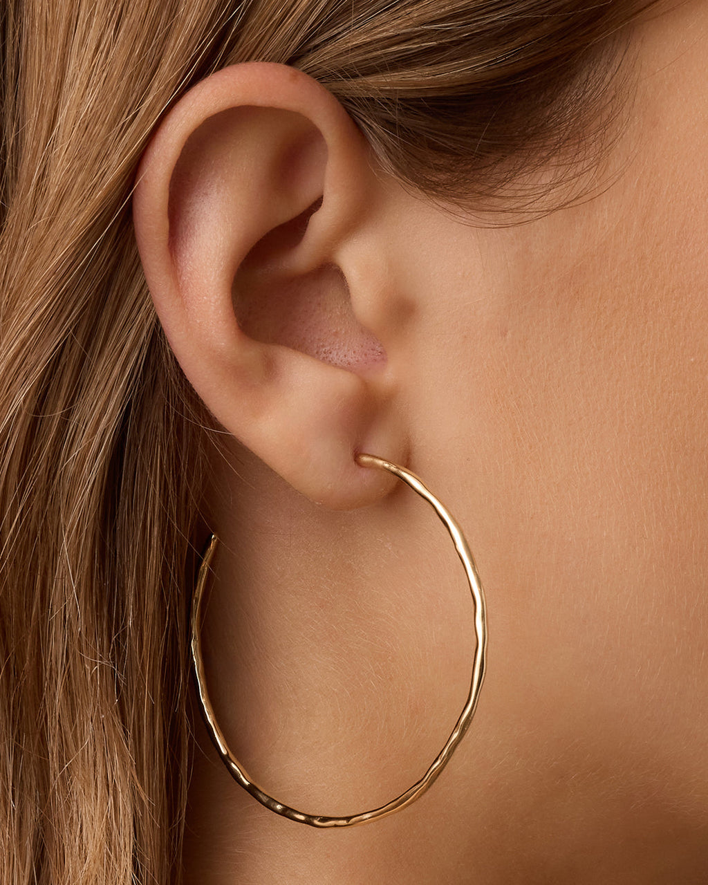 Taner Thin hoops, medium sized hoops || option::18K Gold Plated