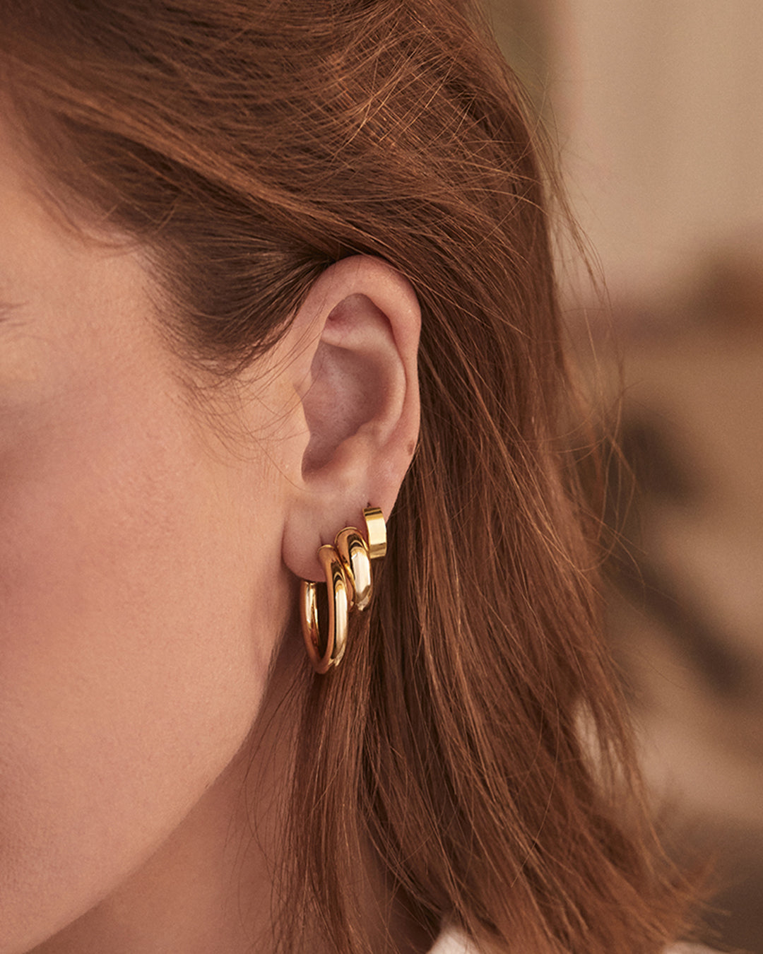 Lou Statement Huggies || option::18K Gold Plated || set::carter-small-hoops-stl