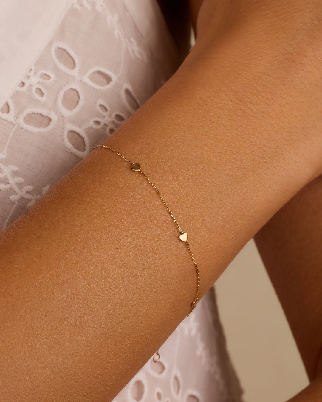 14K Gold Amour Heart Bracelet || option::14K Solid Gold