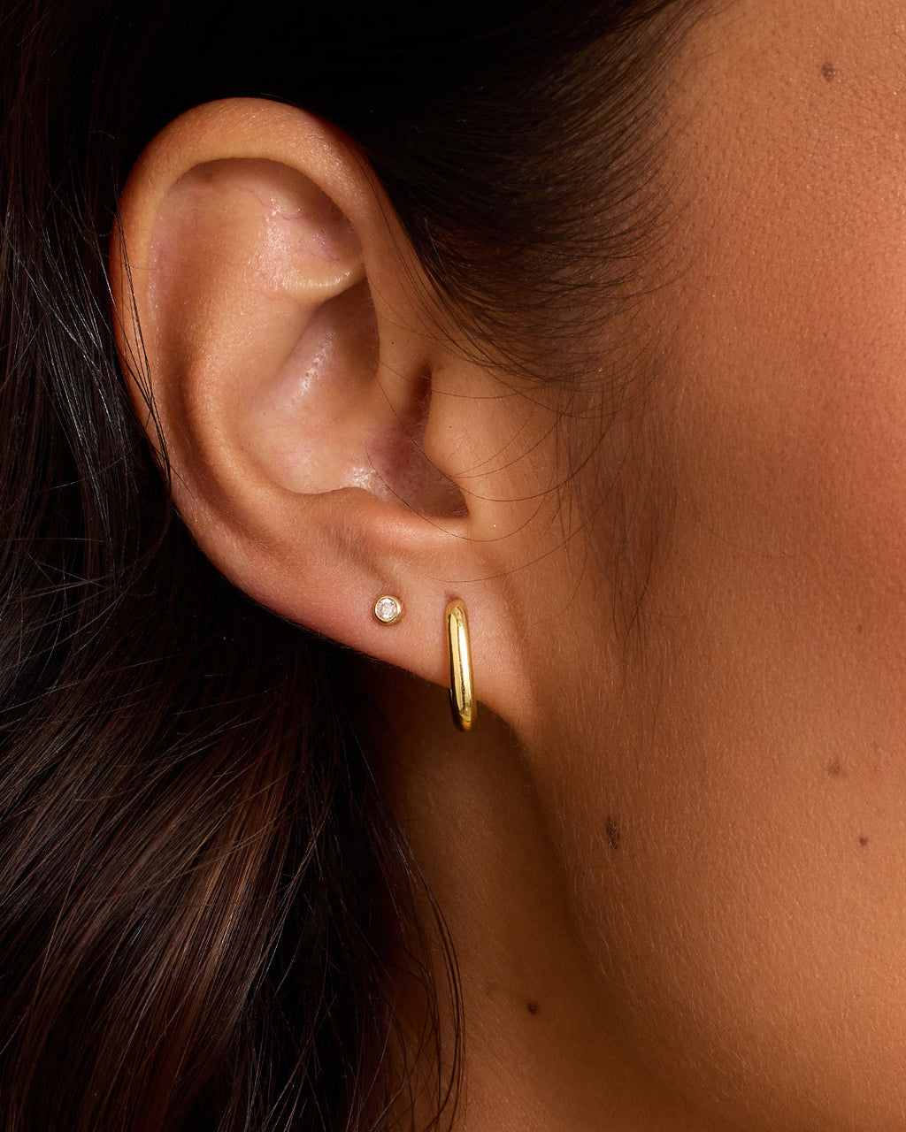 Lou Link Charm Huggie || option::18K Gold Plated
