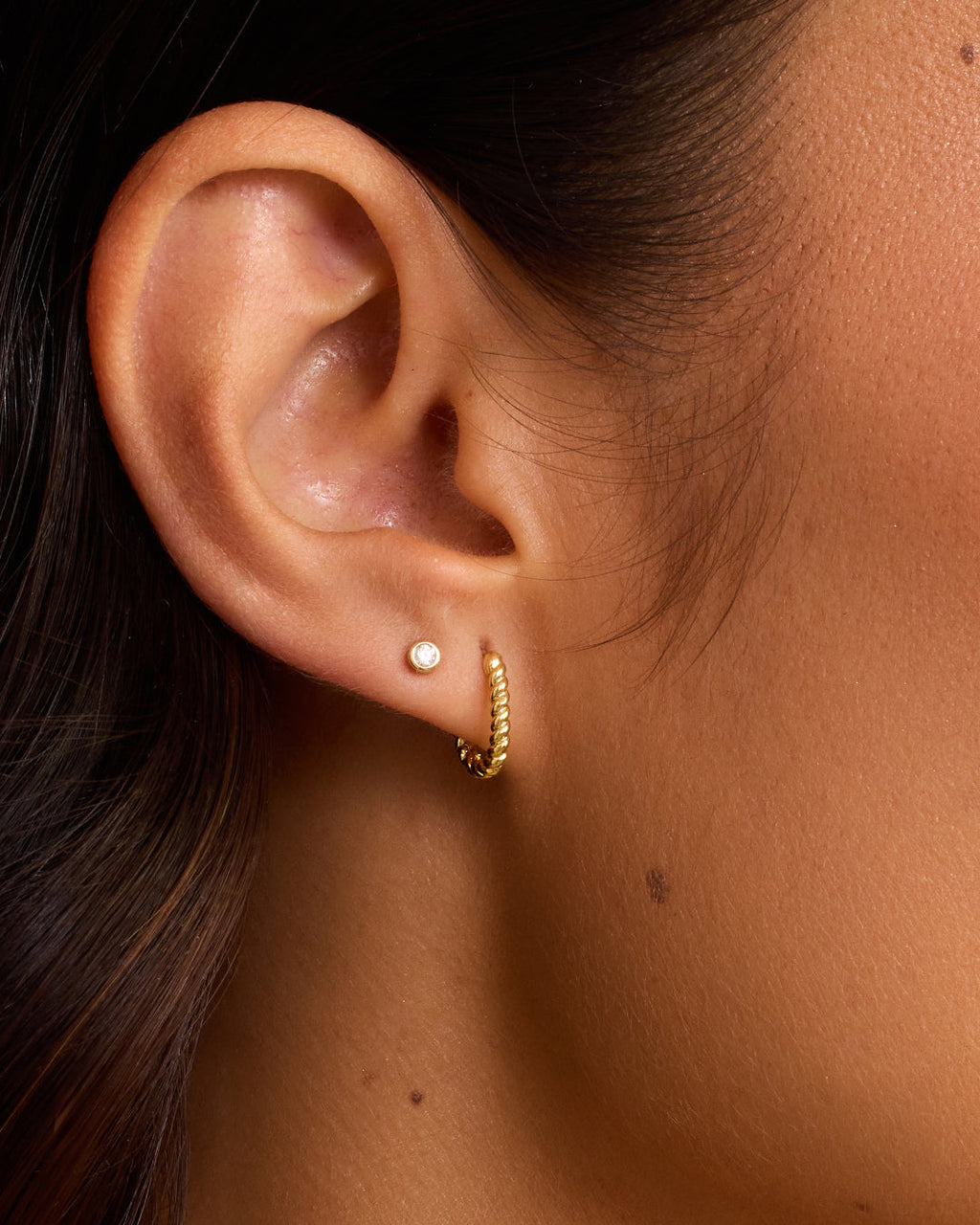 Crew Link Charm Huggie || option::18K Gold Plated