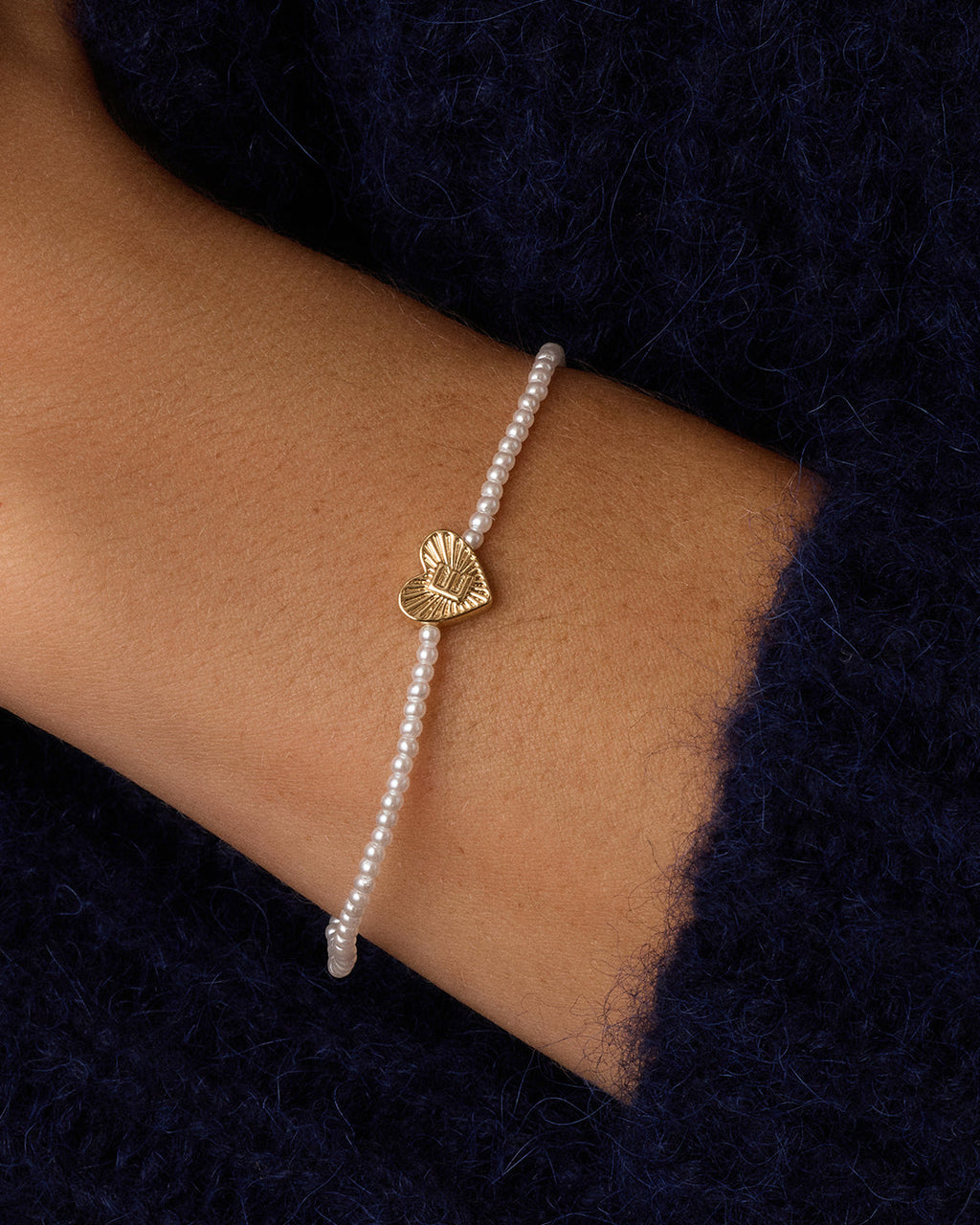 Pearl Vintage Heart Alphabet Bracelet || option::18K Gold Plated, E