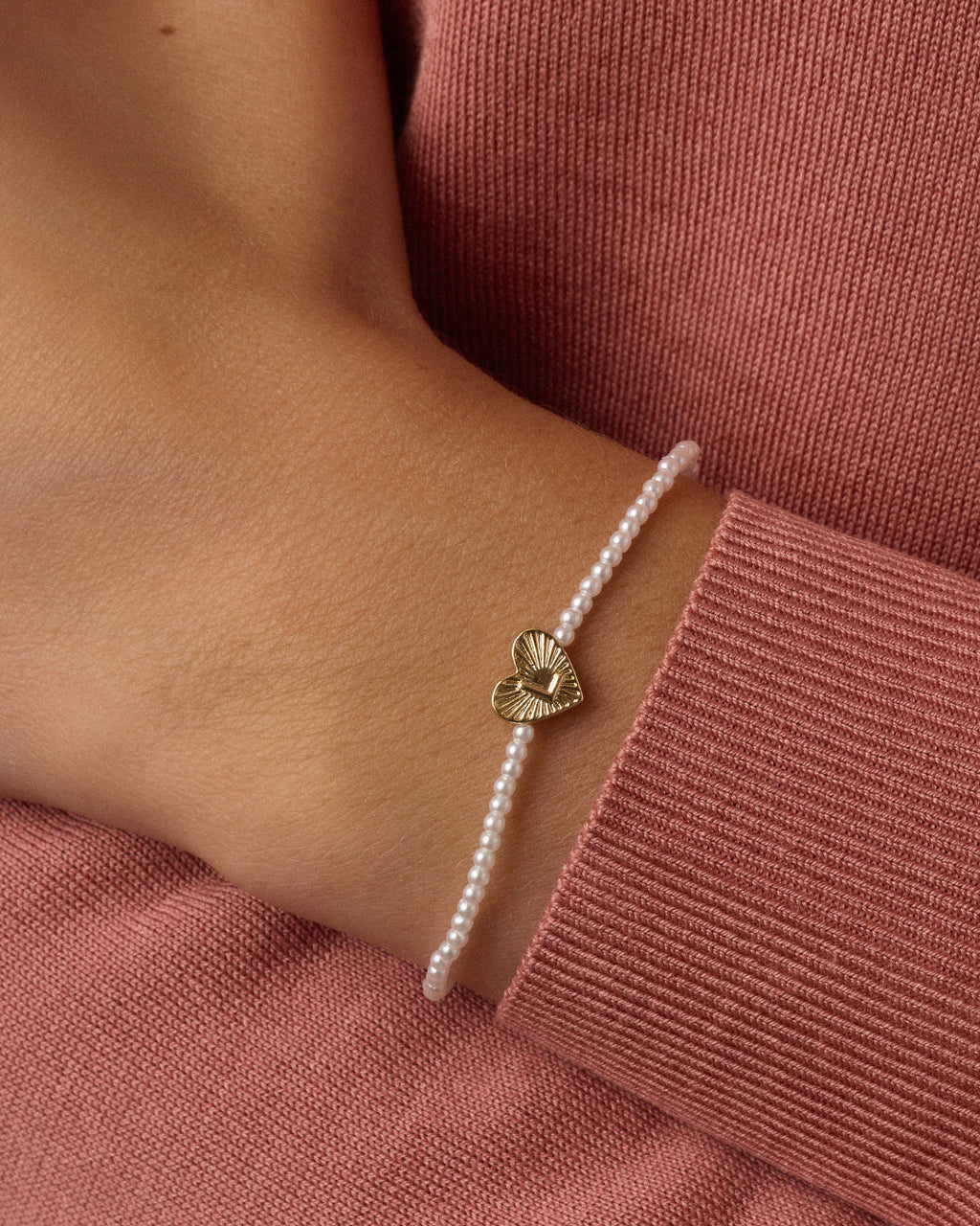 Pearl Vintage Heart Alphabet Bracelet || option::18K Gold Plated, L