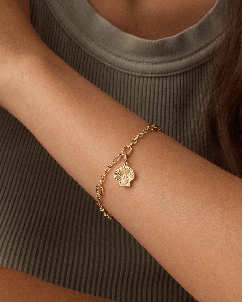 Shell Pearl Parker Charm || option::18K Gold Plated