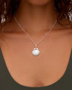 Scallop Parker Charm || option::Silver Plated