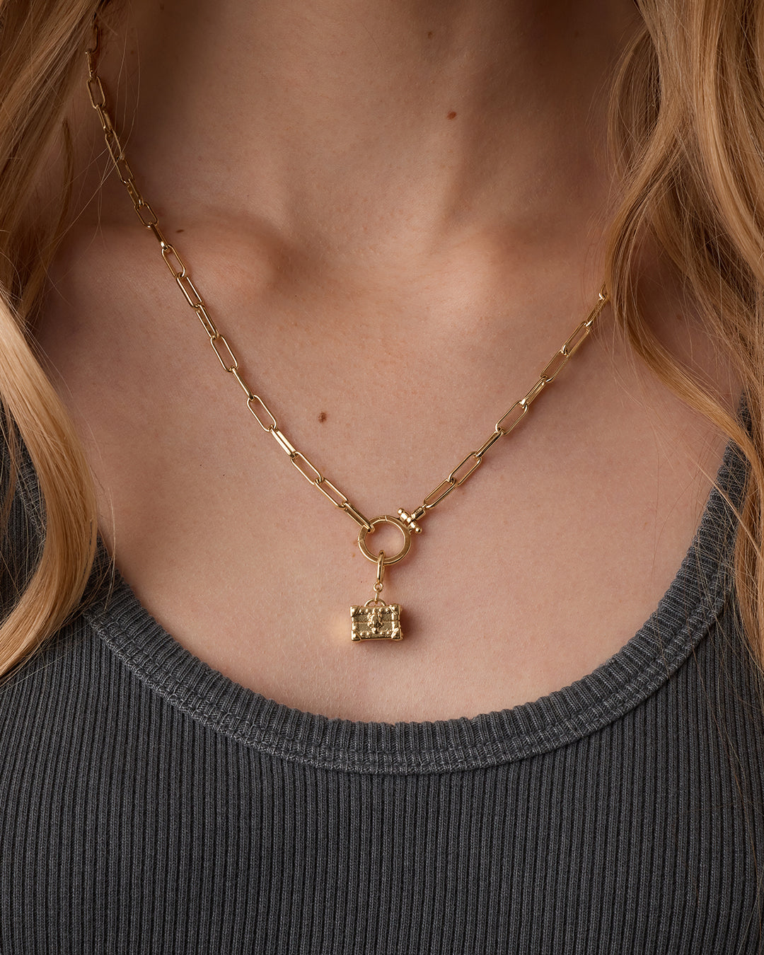 Trunk Parker Charm || option::18K Gold Plated