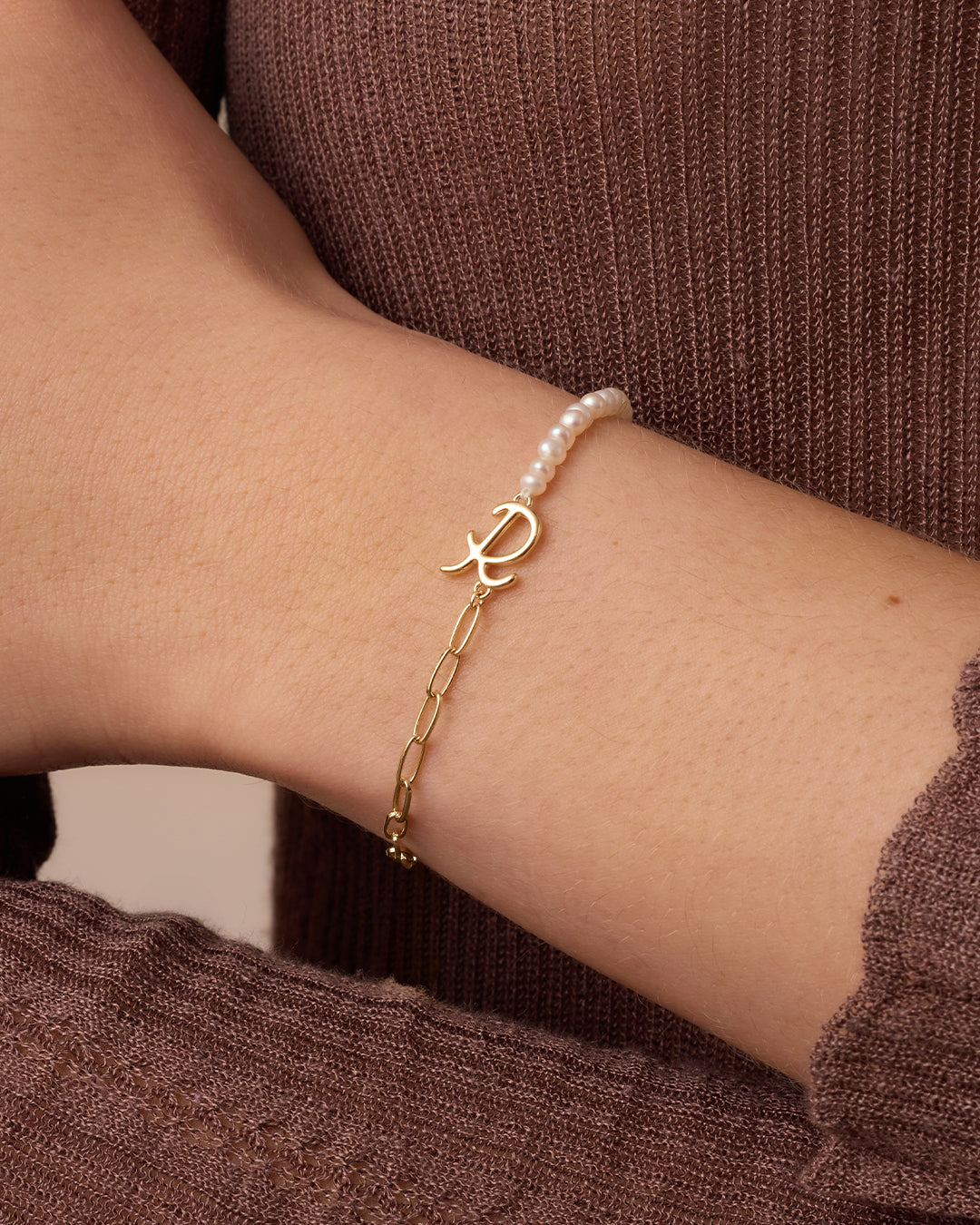 Lou Pearl Alphabet Bracelet || option::18K Gold Plated, R