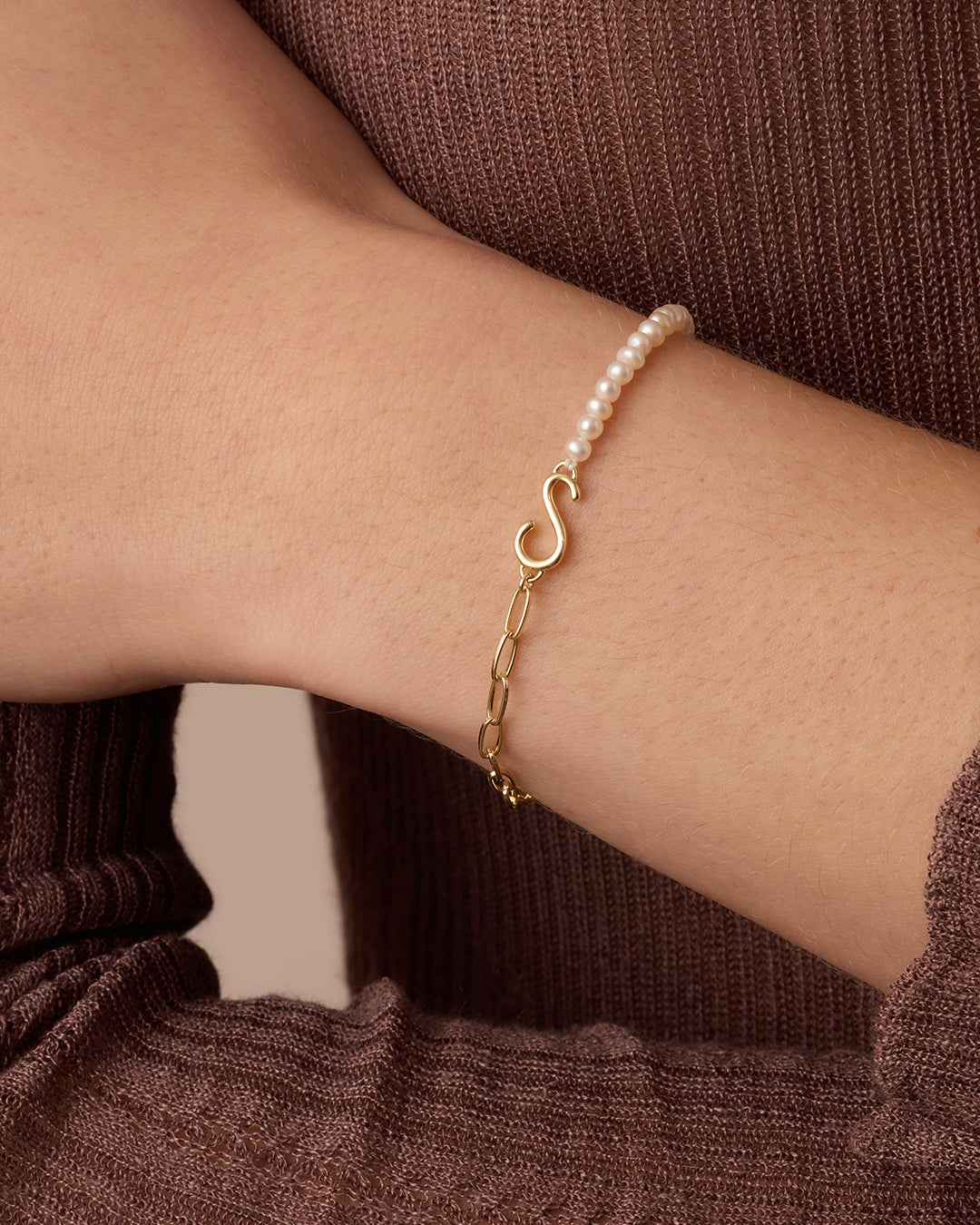 Lou Pearl Alphabet Bracelet || option::18K Gold Plated, S