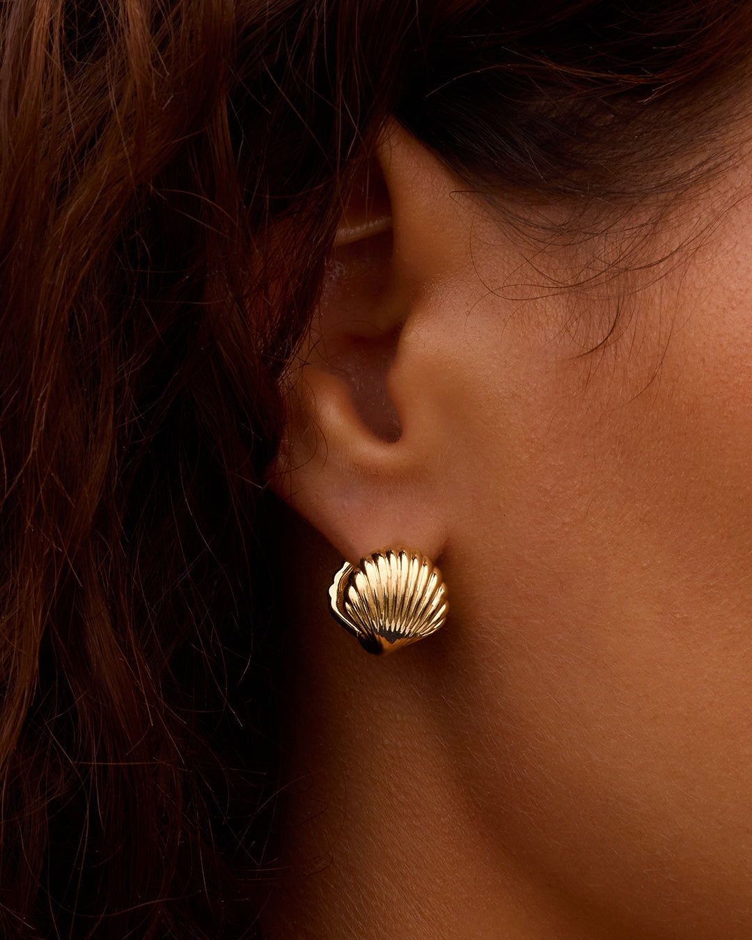 Scallop Wrap Huggies || option::18K Gold Plated