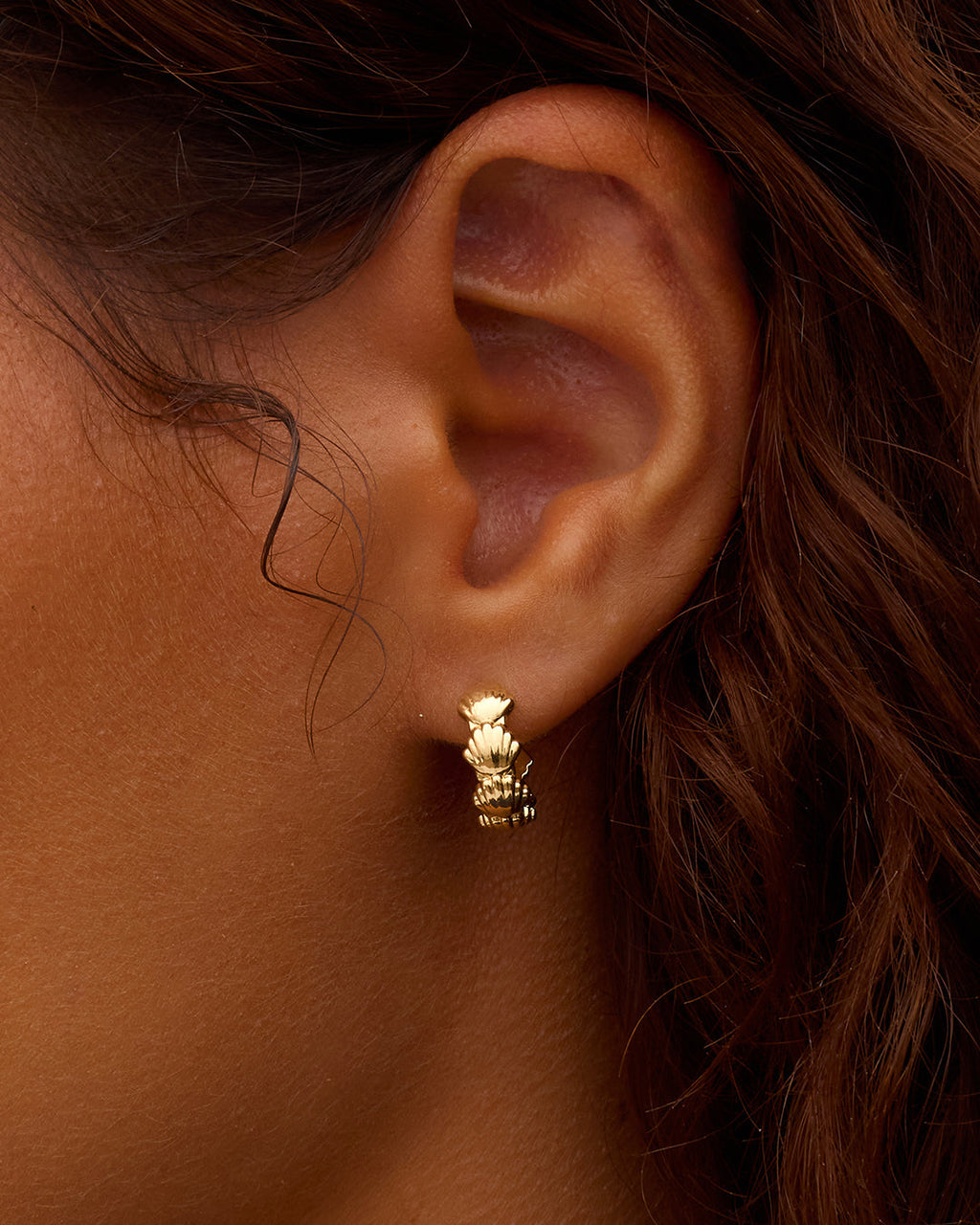 Scallop Mini Huggies || option::18K Gold Plated